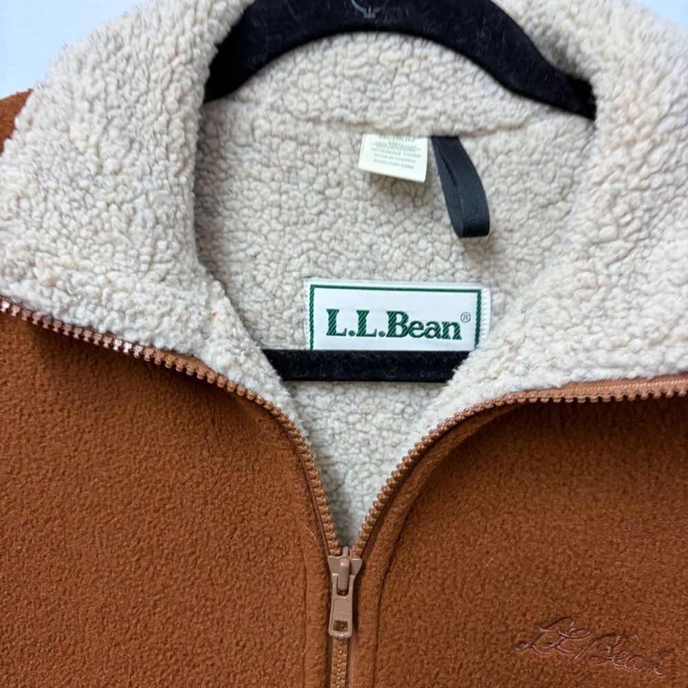 L.L. Bean Brown and Cream Fleece Vest - Picture 5 of 9